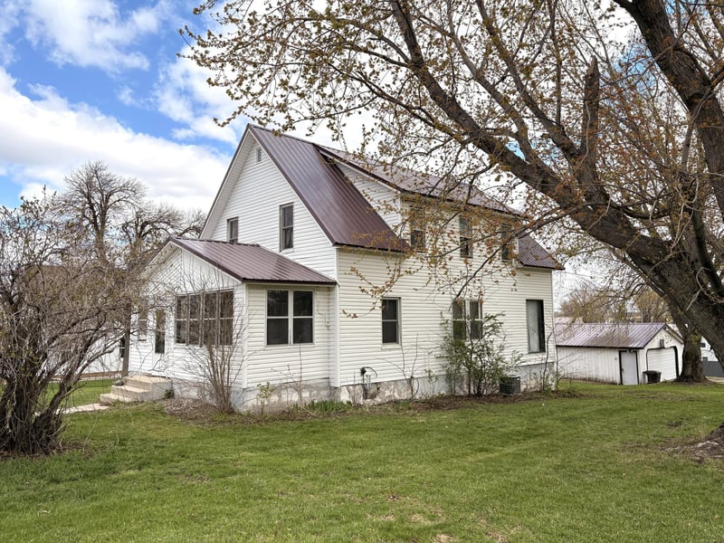 301 N 3rd St, Milan, MN 56262