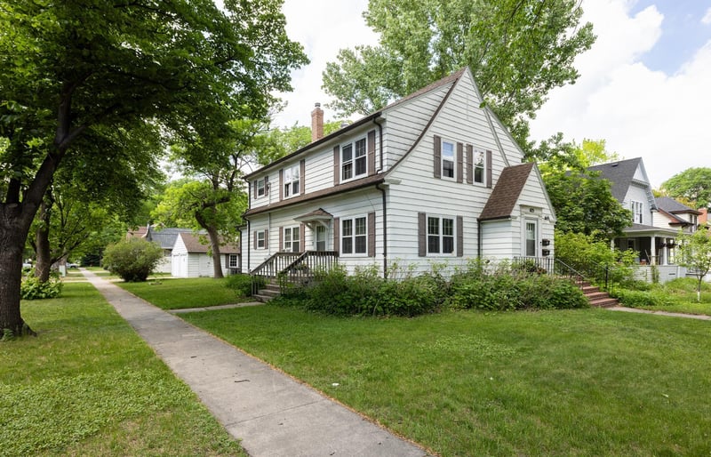 623 6th St S, Moorhead, MN 56560