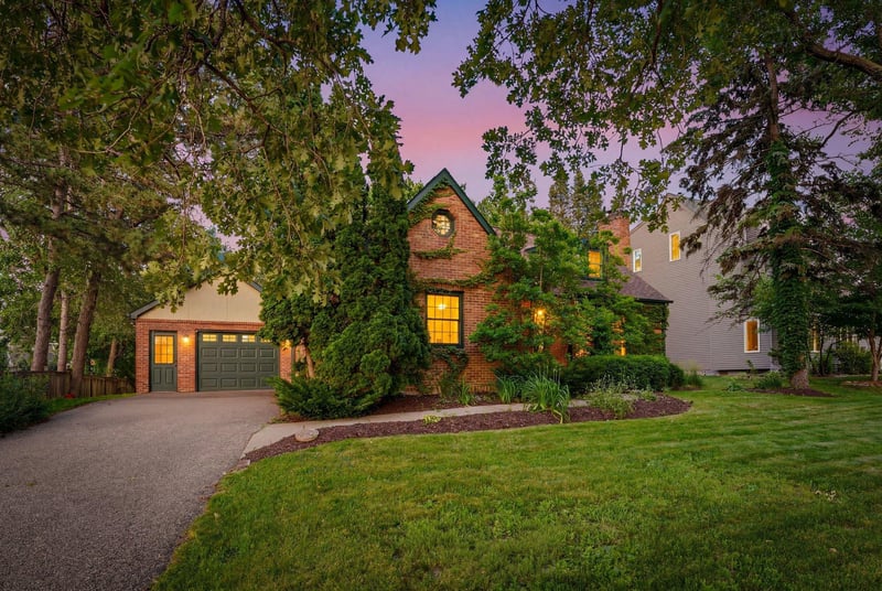 115 Blake Rd S, Hopkins, MN 55343