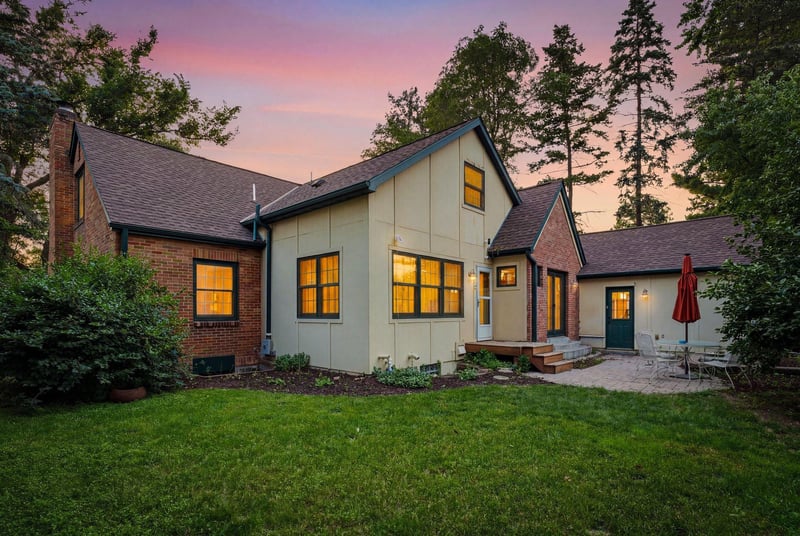 115 Blake Rd S, Hopkins, MN 55343