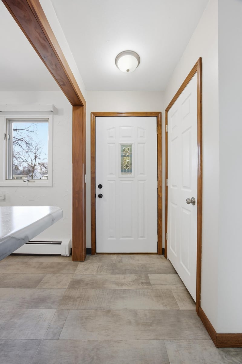 305 4th St NE, Dilworth, MN 56529