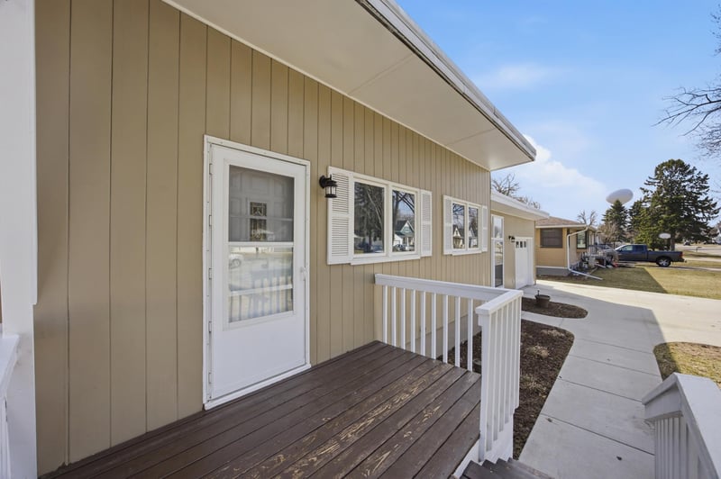 305 4th St NE, Dilworth, MN 56529