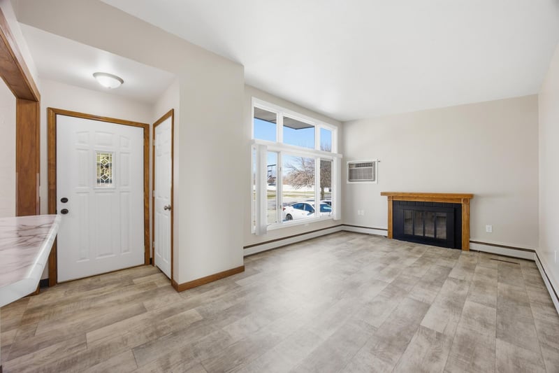 305 4th St NE, Dilworth, MN 56529