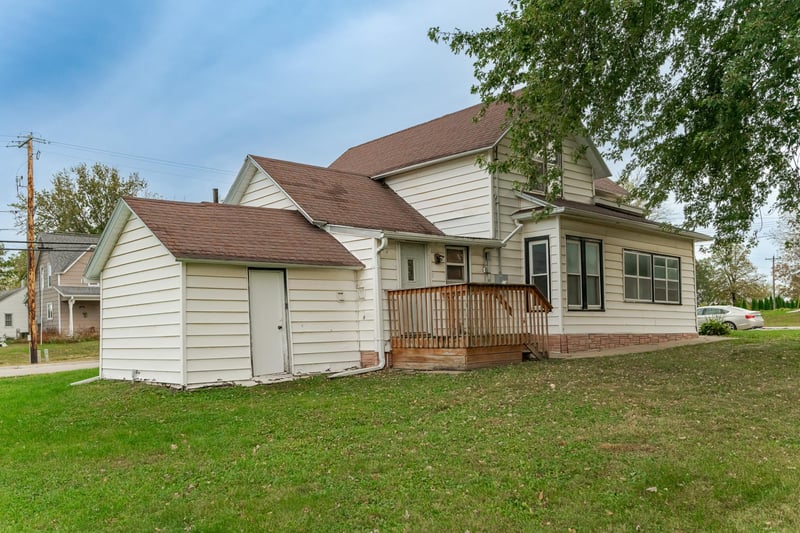 107 4th Ave NE, Dodge Center, MN 55927