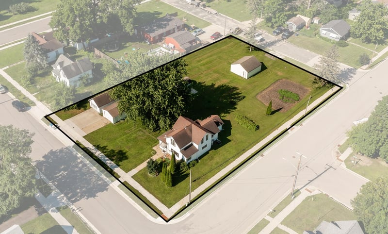 107 4th Ave NE, Dodge Center, MN 55927