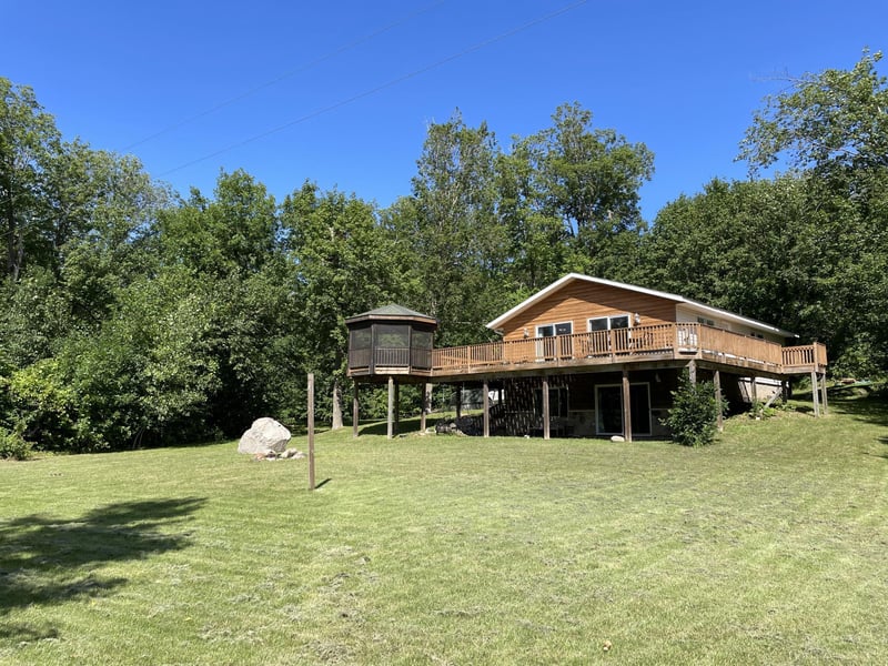 44138 Maple Ln, Harris, MN 55032