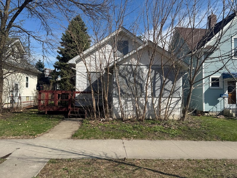 1211 Juno Ave, Saint Paul, MN 55116
