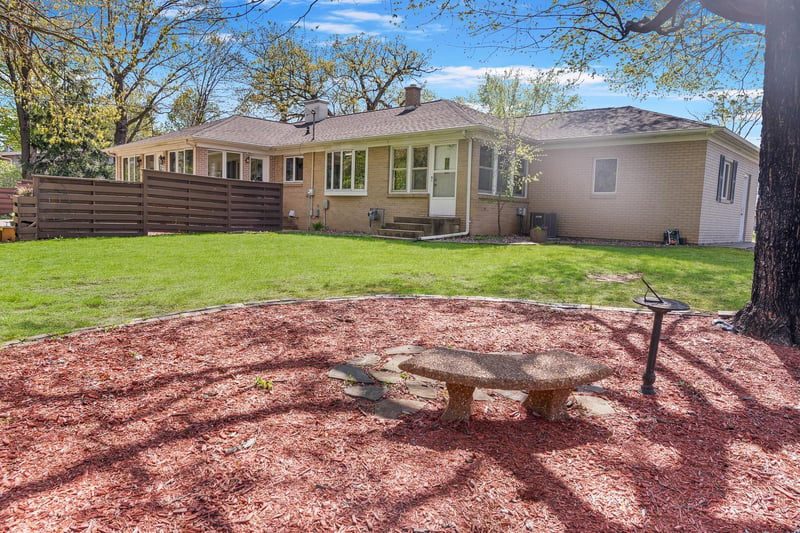 707 Madalyn Ct, Durand, WI 54736
