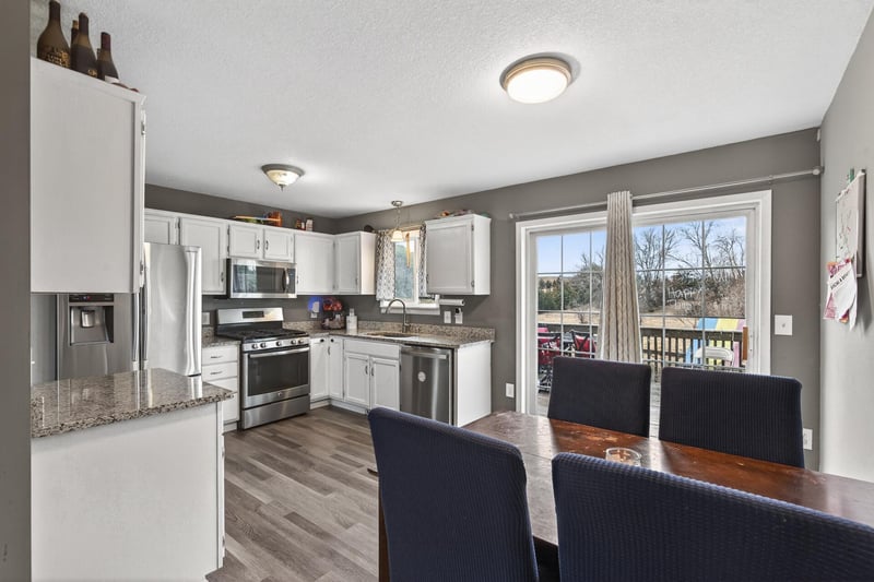 5560 Mallard Ln, Monticello, MN 55362