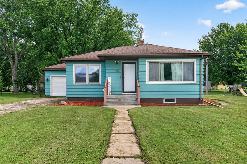 251 State Ave N, New Germany, MN 55367