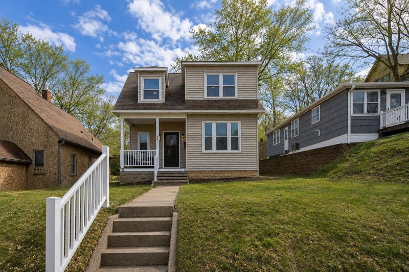 407 E Pleasant St, Mankato, MN 56001