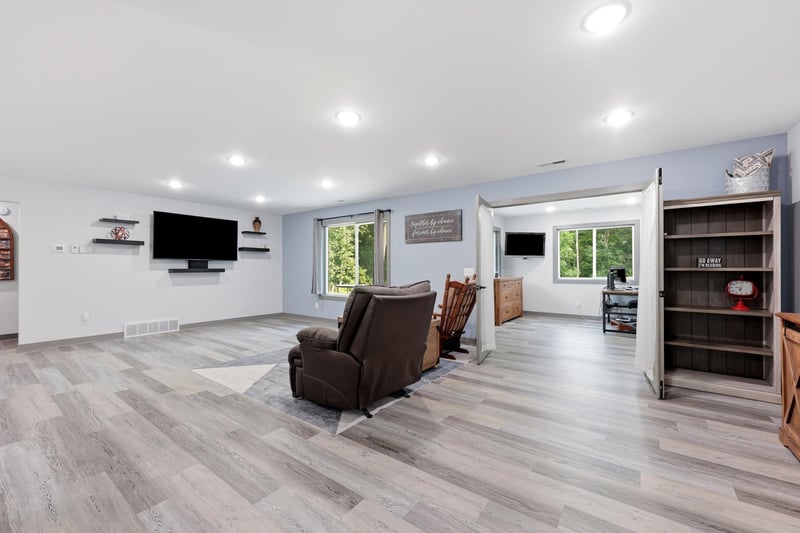17575 Saylers Lakeview Rd, Lake Park, MN 56554