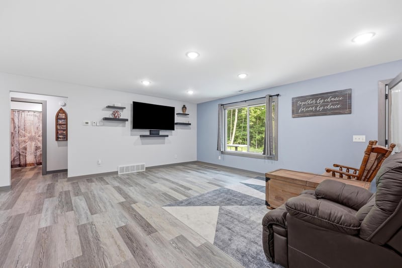 17575 Saylers Lakeview Rd, Lake Park, MN 56554