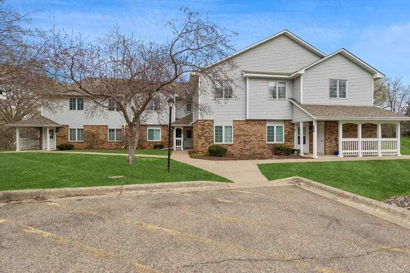 3557 Blue Jay Way #202, Eagan, MN 55123