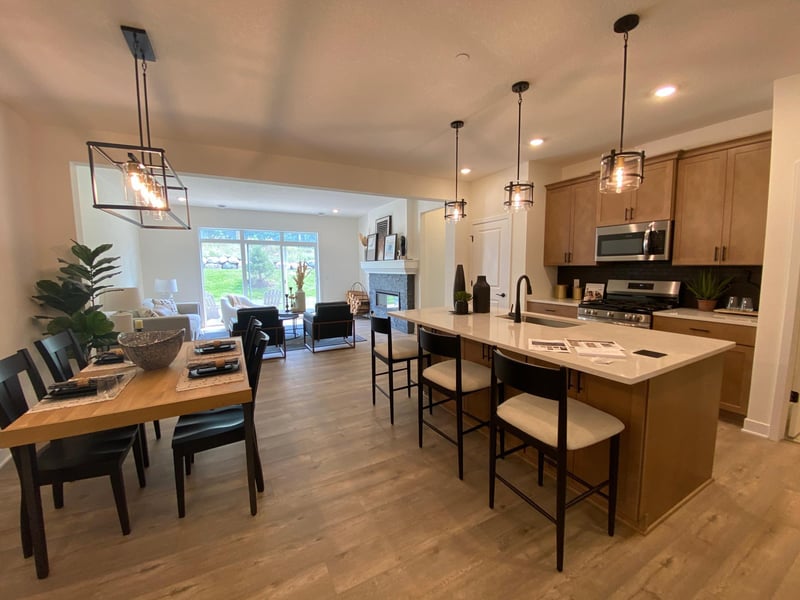 13784 Hollybrook Cir, Apple Valley, MN 55124