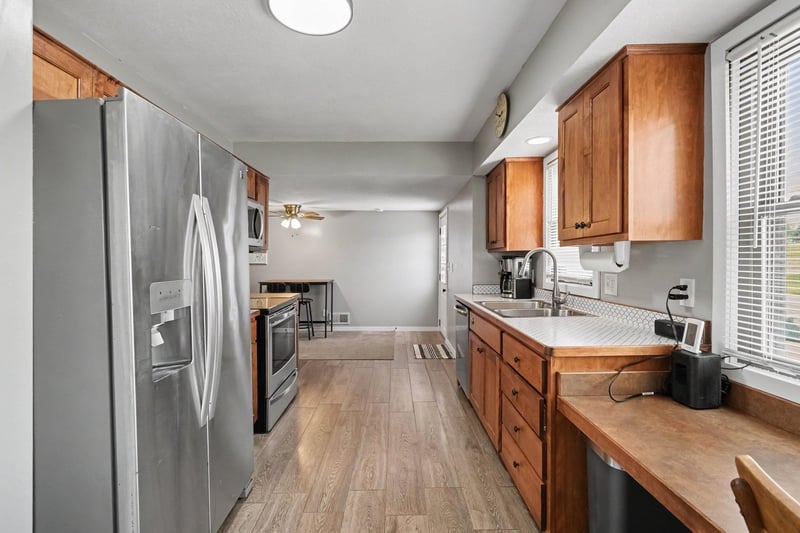 1257 Parallel St, Chaska, MN 55318