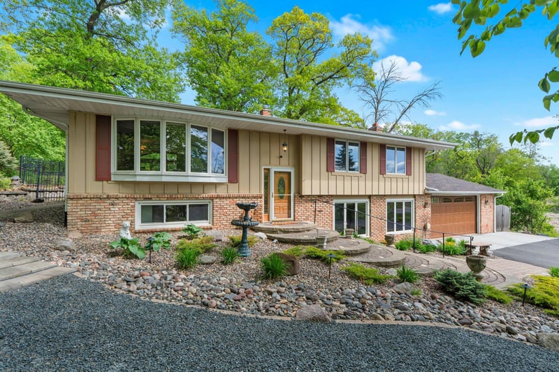 5946 W Bald Eagle Blvd, White Bear Twp, MN 55110
