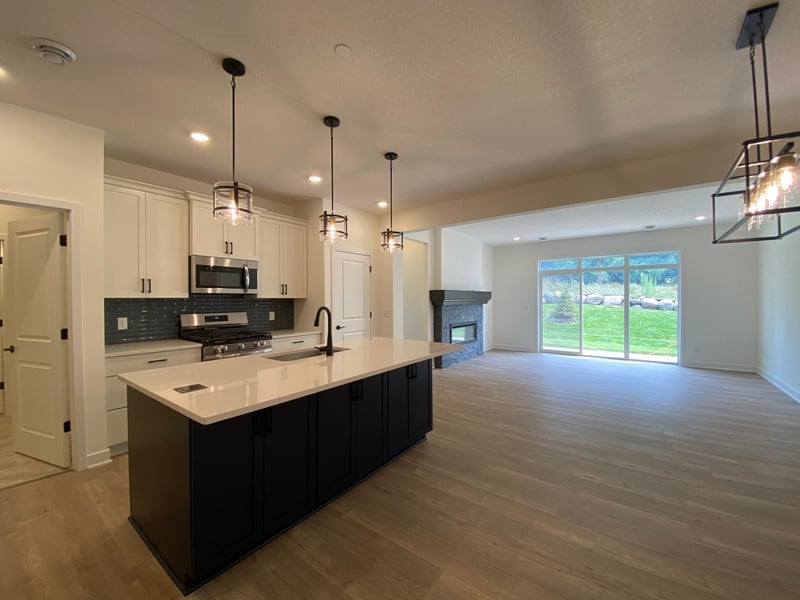 13788 Hollybrook Cir, Apple Valley, MN 55124
