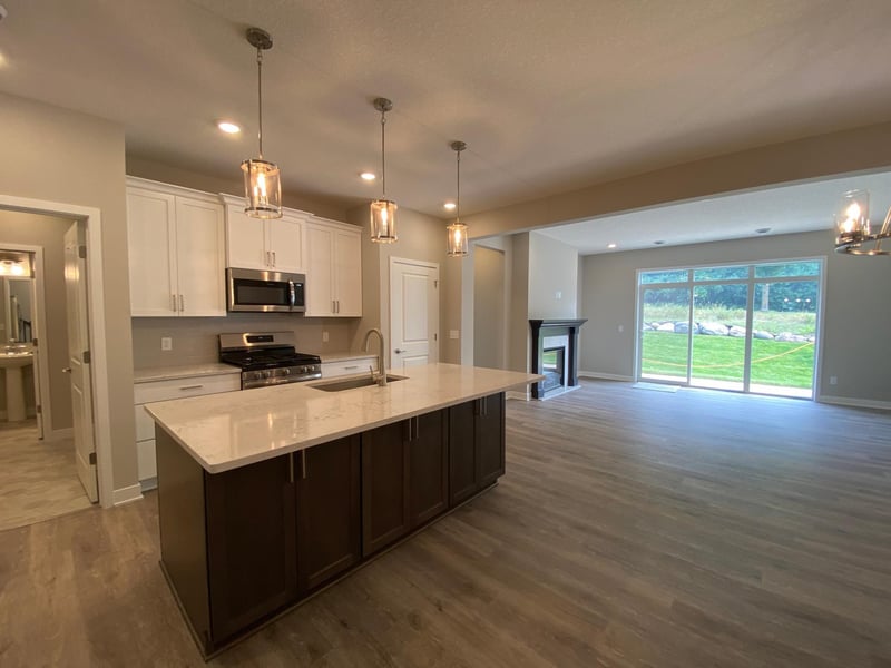 13792 Hollybrook Cir, Apple Valley, MN 55124