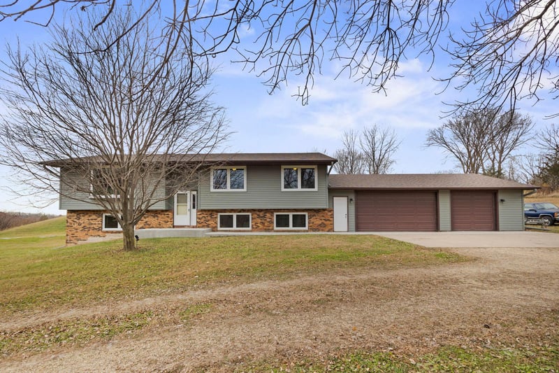 4245 Plum Creek Rd, Elko New Market, MN 55020