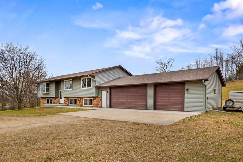 4245 Plum Creek Rd, Elko New Market, MN 55020