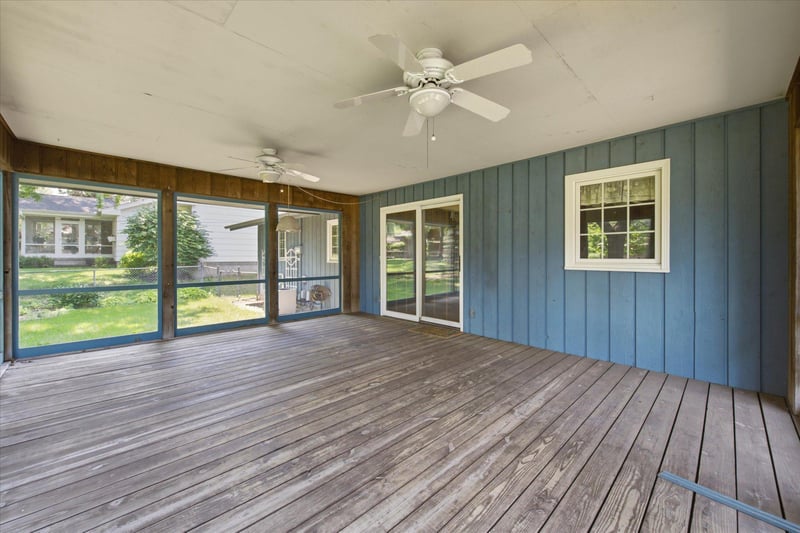 2273 Pleasant View Dr, New Brighton, MN 55112