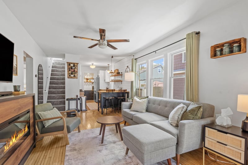 1828 Eustis St, Lauderdale, MN 55113