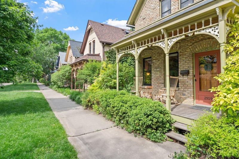 2109 Milwaukee Ave, Minneapolis, MN 55404