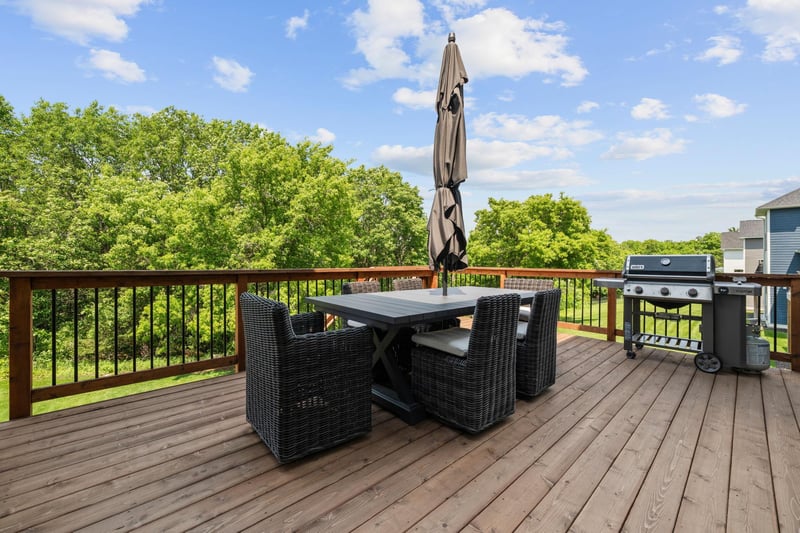 5090 Boulder Ln, Chaska, MN 55318
