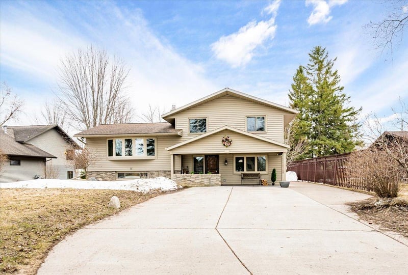 3908 N 21st St, Superior, WI 54880