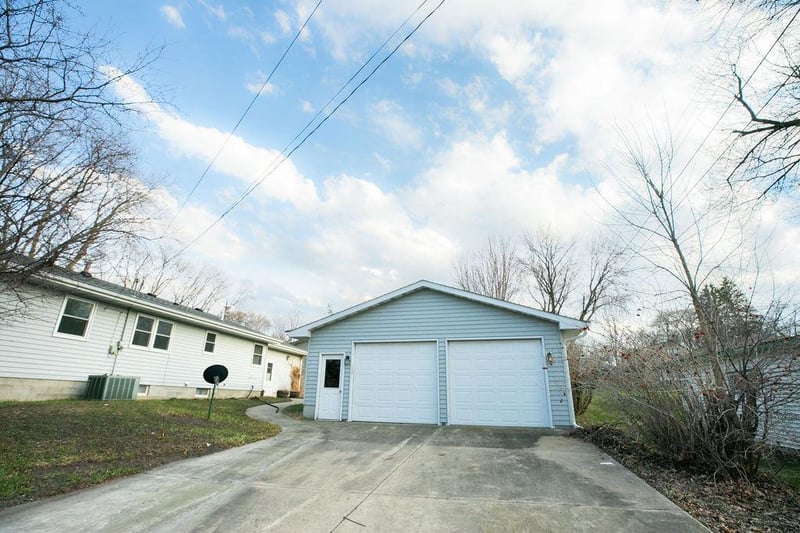 581 Pleasant St, Dassel, MN 55325
