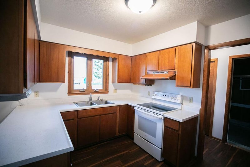 581 Pleasant St, Dassel, MN 55325