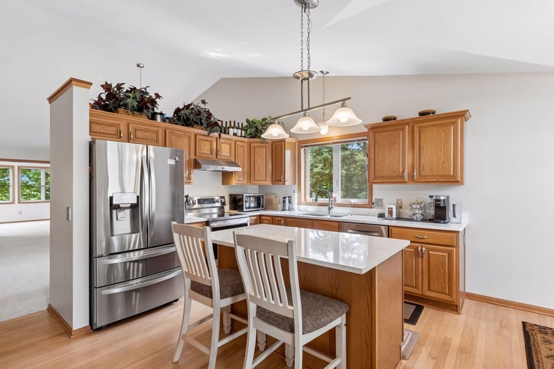 10327 165th St W, Lakeville, MN 55044