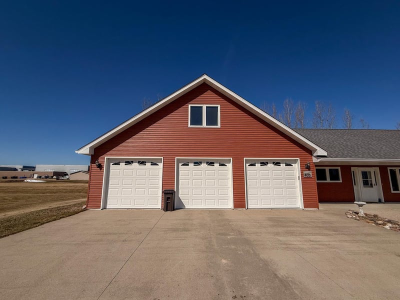 405 Garfield Ln, Lake Park, MN 56554