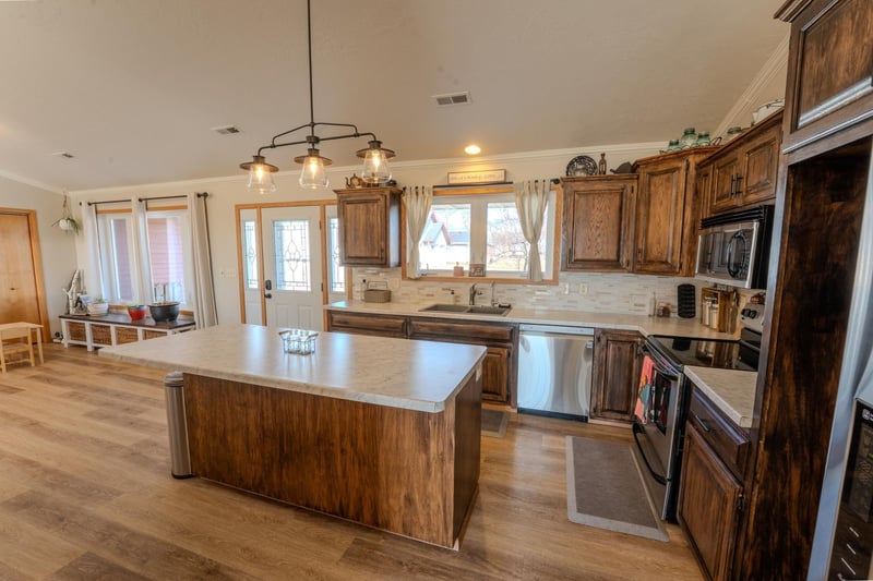 405 Garfield Ln, Lake Park, MN 56554