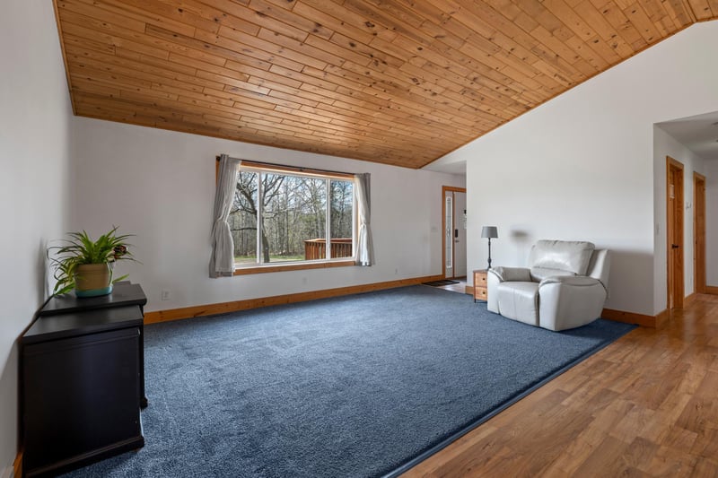 5795 Bluestem Ln SW, Motley, MN 56466