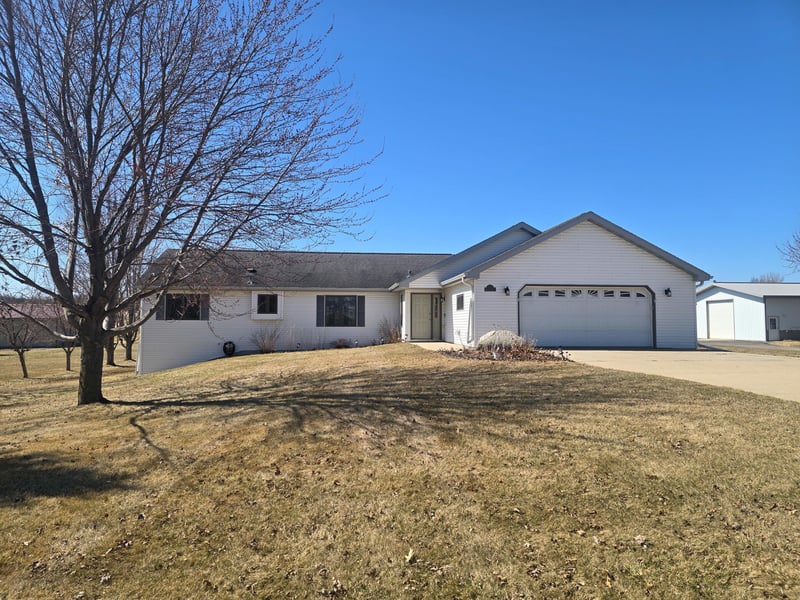105 Park View Dr, Vergas, MN 56587