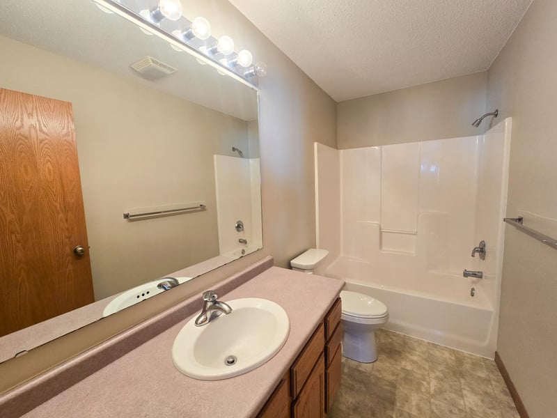 105 Park View Dr, Vergas, MN 56587