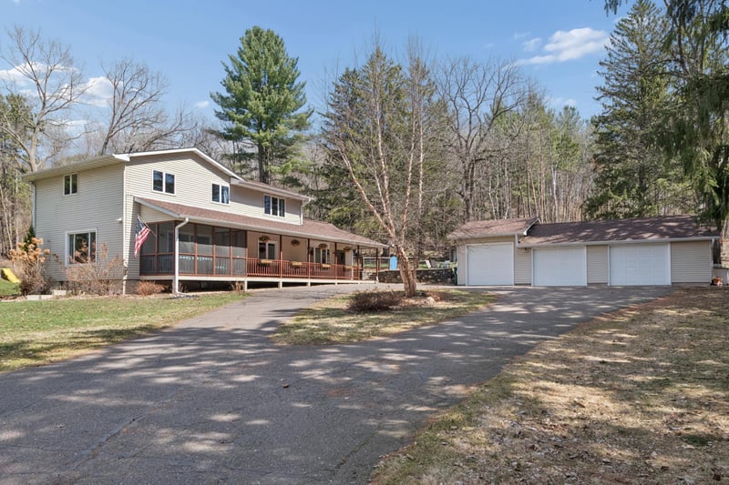 1636 River Rd, Saint Croix Falls, WI 54024