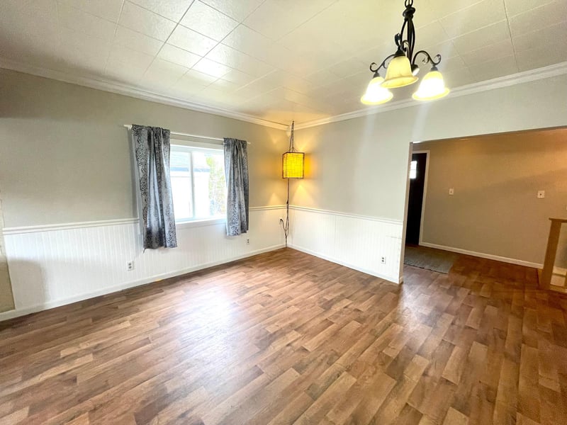 1819 9th St E, Menomonie, WI 54751