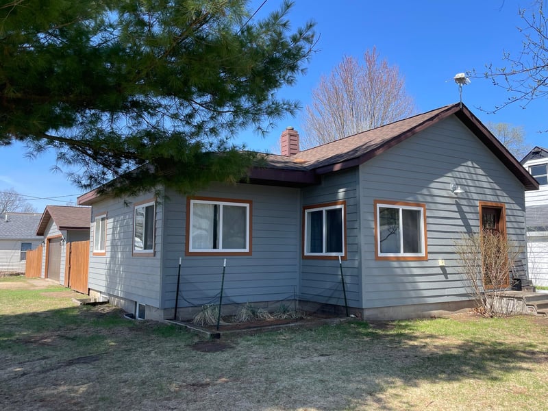 1819 9th St E, Menomonie, WI 54751