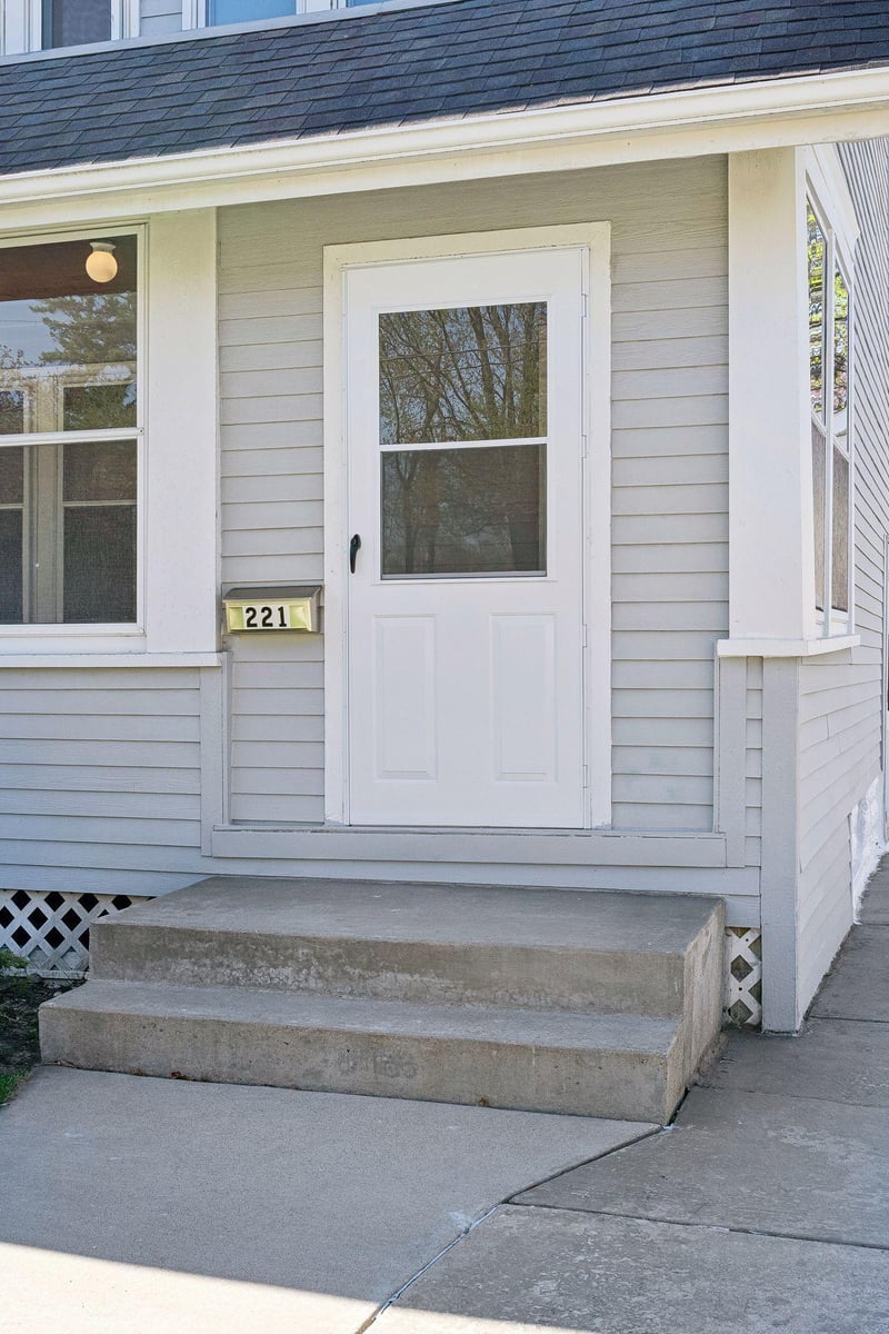 221 E 48th St, Minneapolis, MN 55419