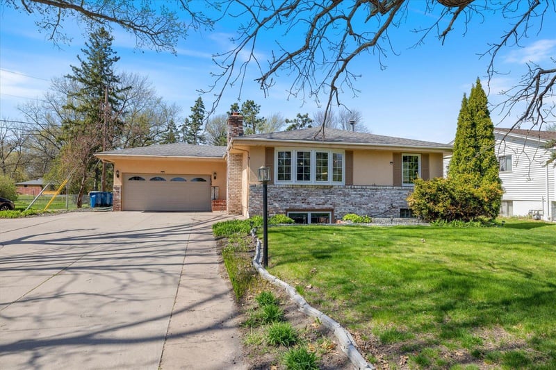 1436 E Old Shakopee Rd, Bloomington, MN 55425