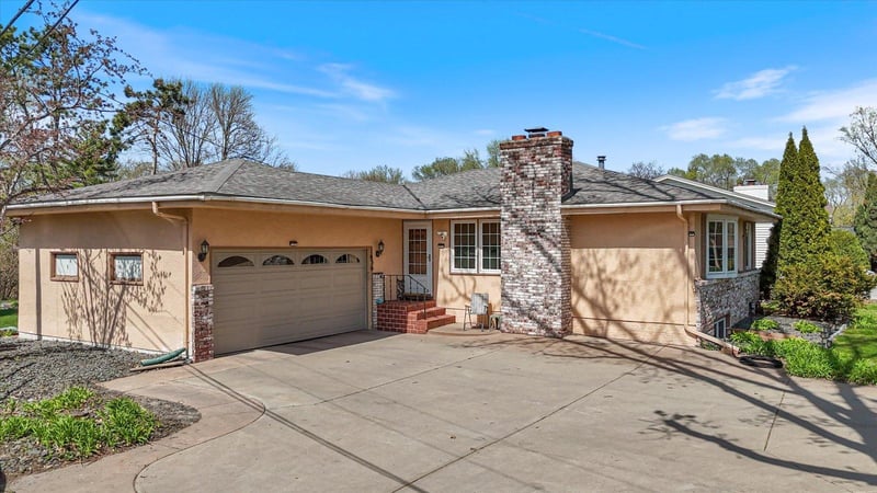 1436 E Old Shakopee Rd, Bloomington, MN 55425