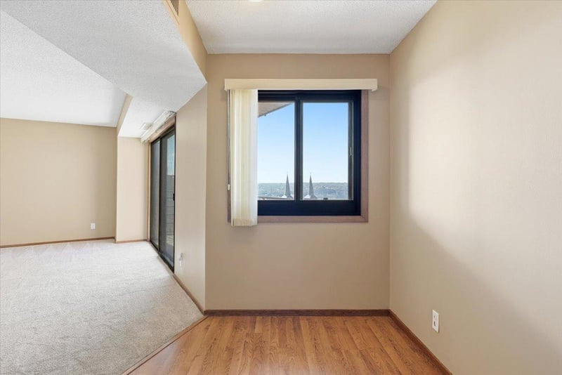 26 10th St W #1809, Saint Paul, MN 55102