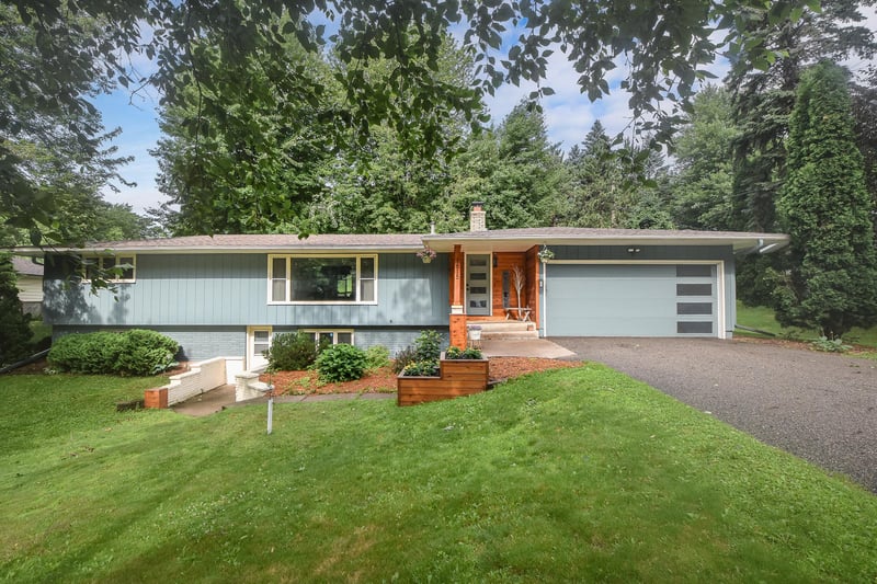 1615 Calvary Ct, Saint Cloud, MN 56301