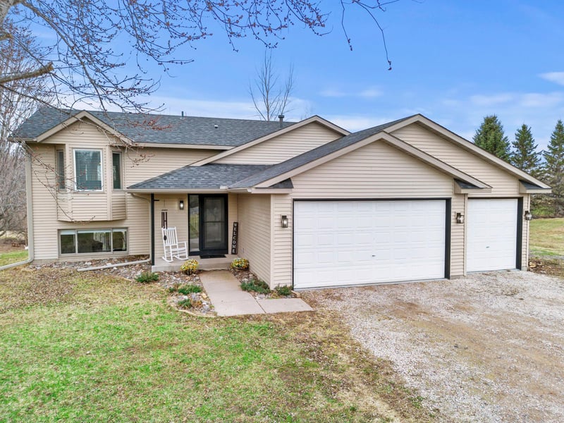 46645 Acacia Trl, Stanchfield, MN 55080