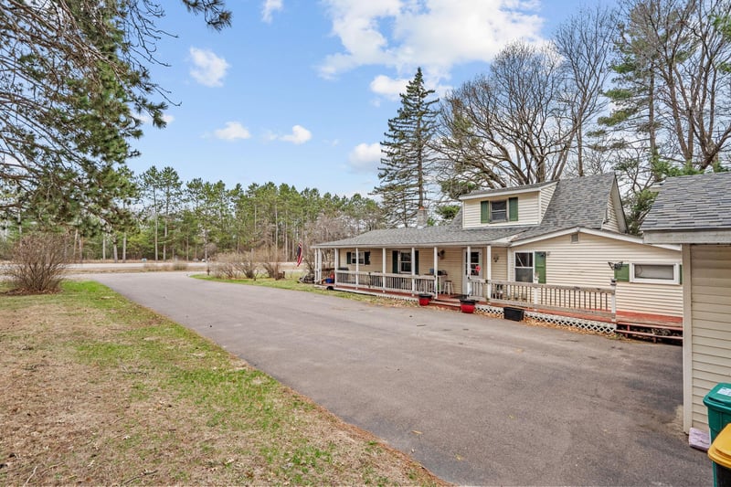 815 333rd Ave NE, Cambridge, MN 55008
