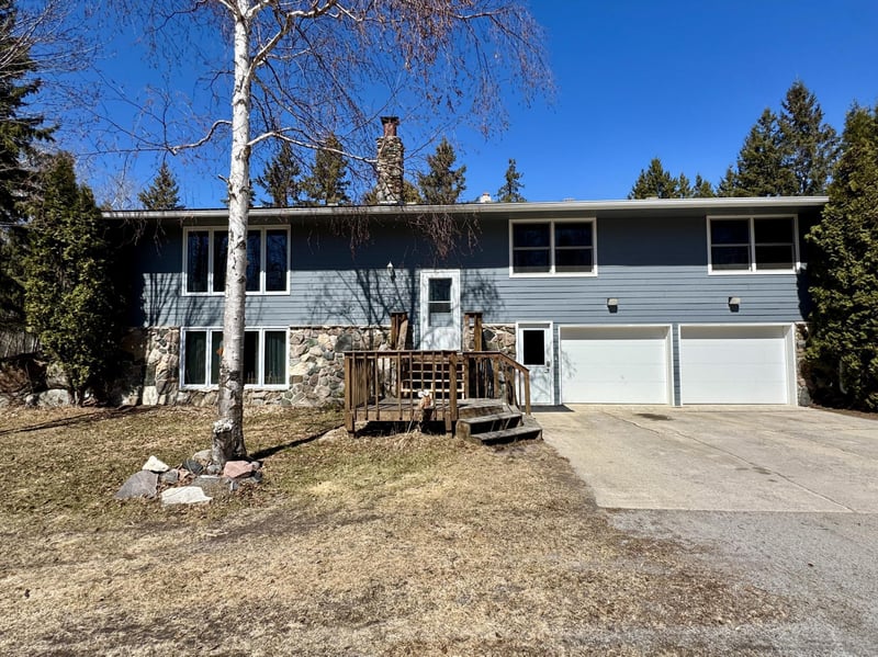 64280 300th St, Warroad, MN 56763