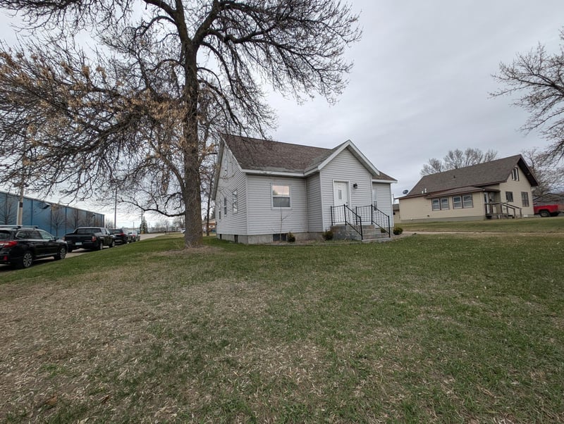 311 3rd Ave NW, Perham, MN 56573